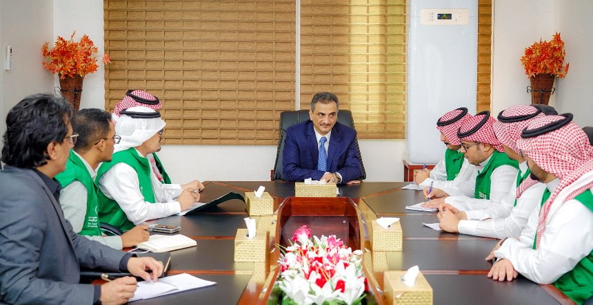 لملس يستقبل وفد البرنامج السعودي لإعمار اليمن ويناقش عدداً من القضايا