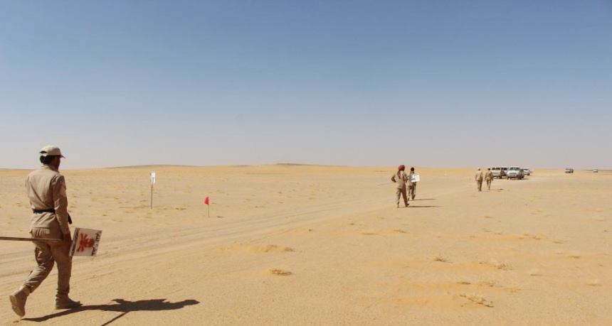 مأرب: الفرق الهندسية تبدأ نزع الألغام والعبوات الحوثية بمديرية رحبة