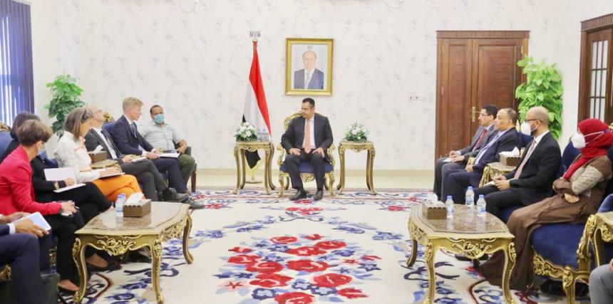 الحكومة: ندعم إنجاح جهود المبعوث الأممي غروندبرغ وفق المرجعيات الثلاث