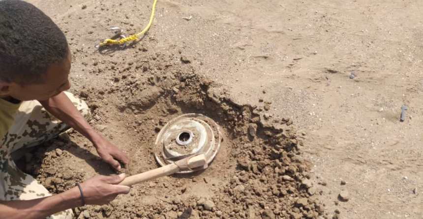 مقتل 3 مدنيين بينهم طفلان بانفجار لغم زرعها الحوثيون في الحديدة