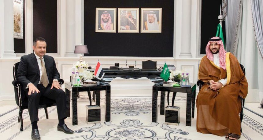 خالد بن سلمان بلقاء معين عبدالملك: المملكة مستمرة بدعم الحكومة والشعب اليمني