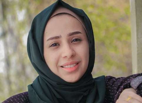 خلف أسوأر الحصار في تعز