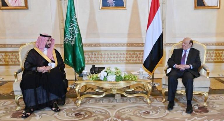 لقاء يجمع الرئيس هادي مع خالد بن سلمان على وقع أزمات العملة والمغتربين