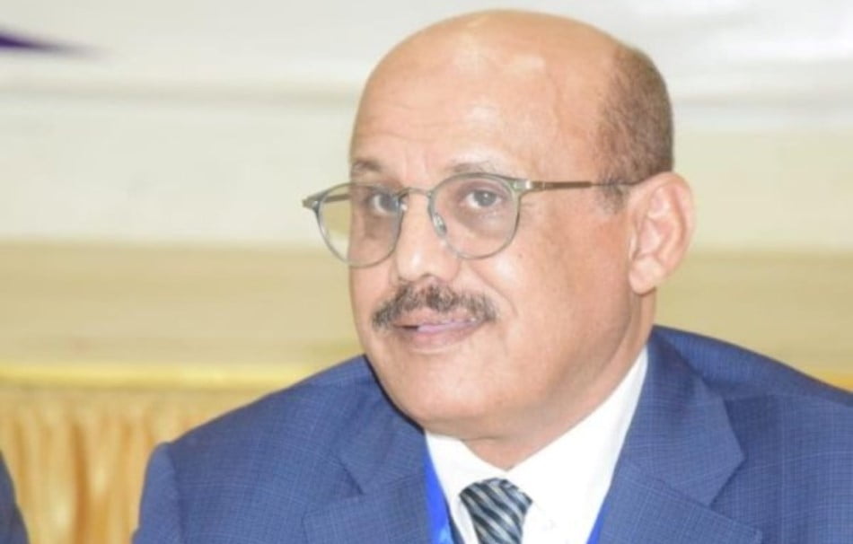 أحمد غالب محافظ البنك المركزي اليمني ومهمة إنقاذ الاقتصاد.. من هو؟