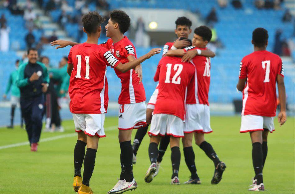 احتفاء واسع بفوز منتخب اليمن بكأس غرب آسيا: احتفالات وتبرعات