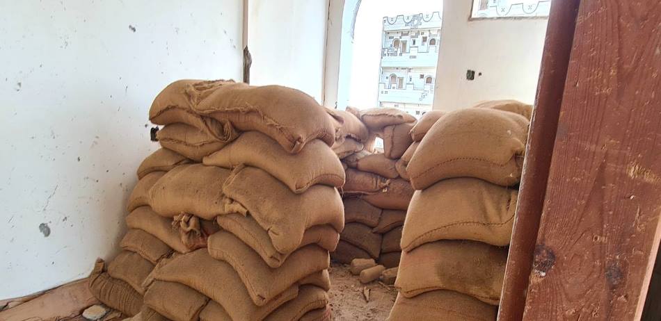 رئيس الحكومة مع تقدم حجة: ميليشيات الحوثي تواجه خسائر غير مسبوقة