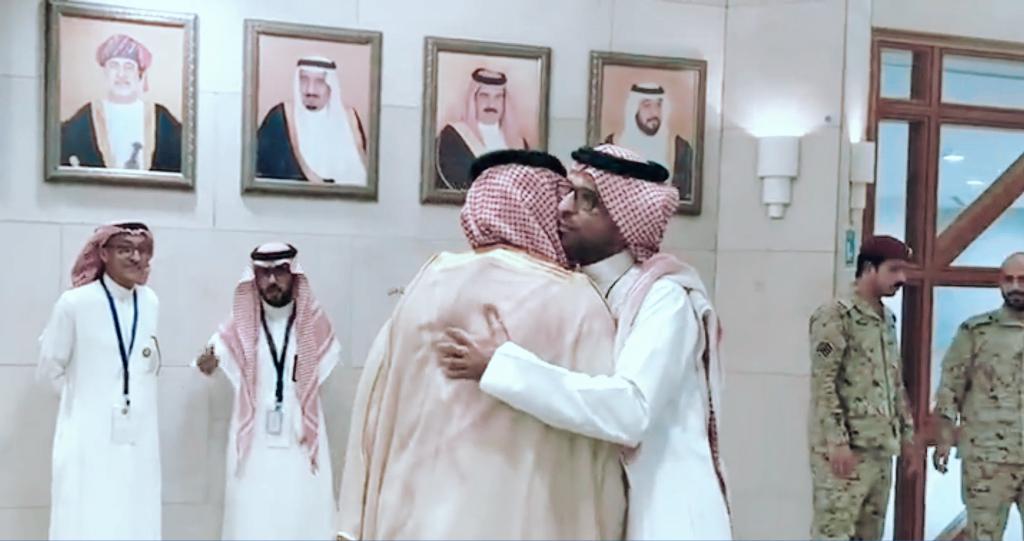 رجلا الدبلوماسية السعودية والخليجية في المشاورات اليمنية: احتفاء النجاح