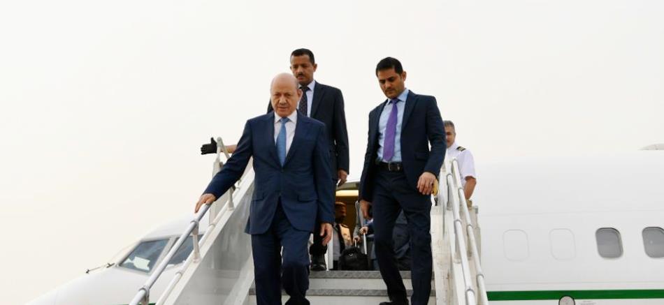 الرئيس العليمي يعود إلى عدن بعد جولة خارجية وهذه الحصيلة