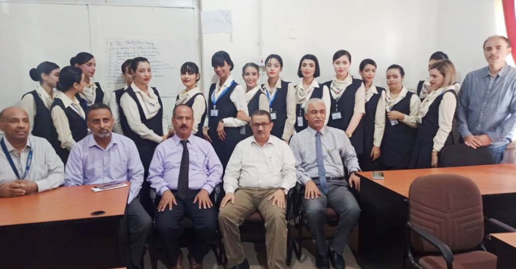 اختتام دورة تدريبية لمضيفات الخطوط اليمنية في عدن