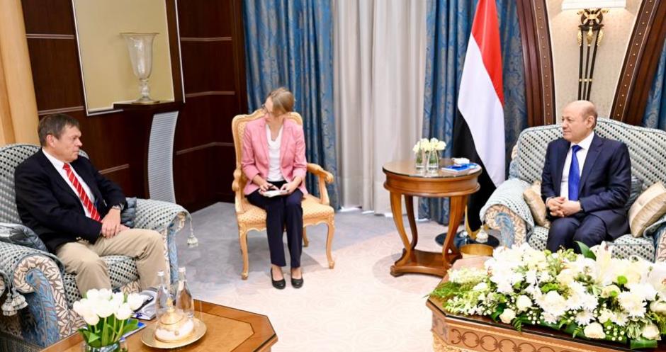 العليمي لسفير برلين: أهمية الدور الألماني للضغط على مليشيات الحوثي