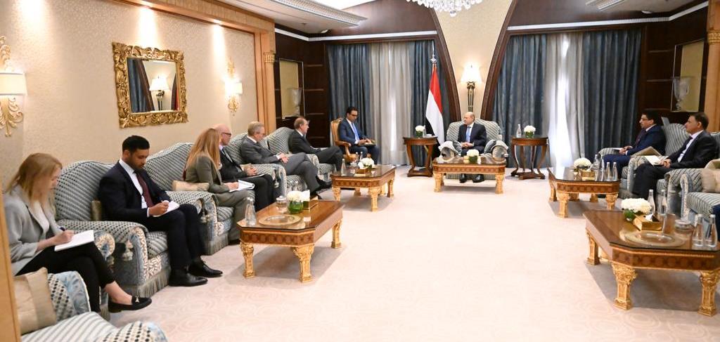 الرئيس العليمي يستعرض مع وفد أوروبي جهود السلام في اليمن