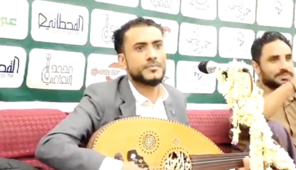 شاهد فيديو - أناشيد وطنية عزف خليل فرحان تلهب حماس اليمنيين