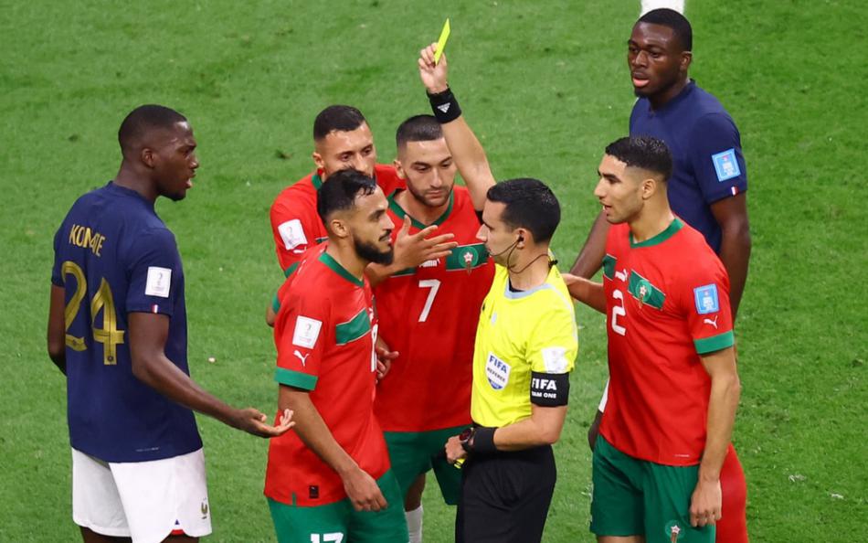 المغرب يحتج رسمياً على أخطاء التحكيم في المباراة مع فرنسا