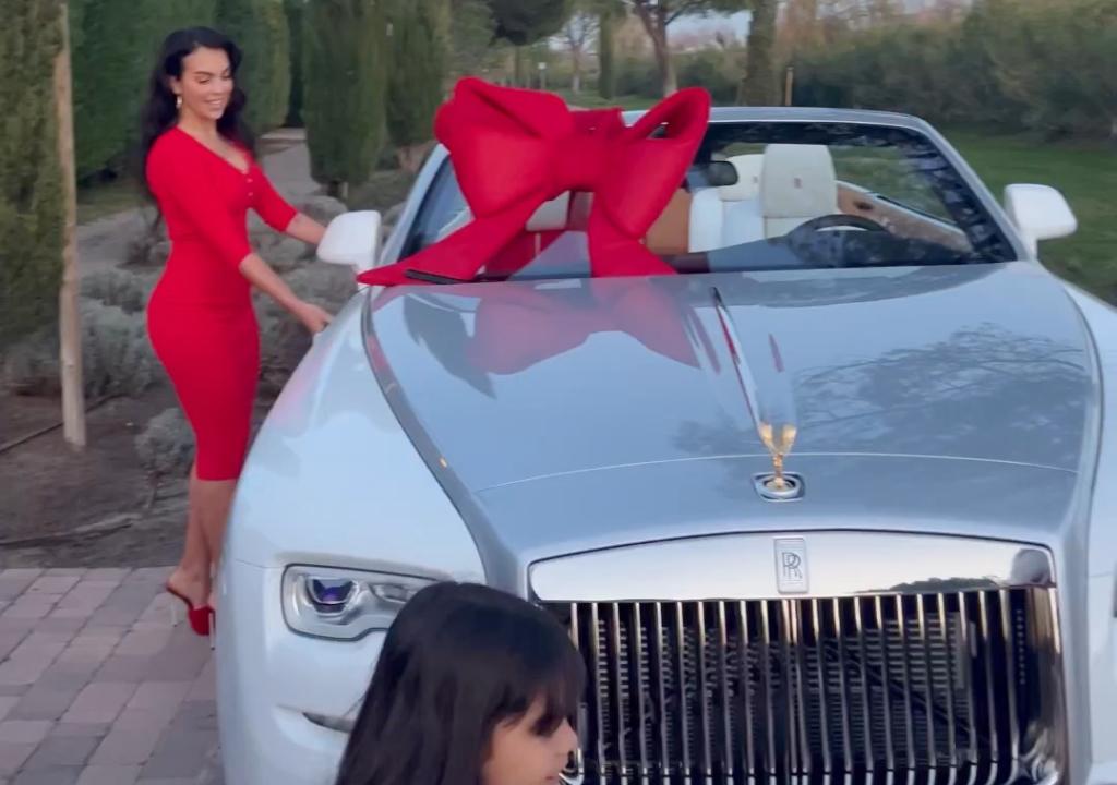 جورجينا تفاجئ كريستيانو رونالدو بهذه الهدية في عيد الميلاد