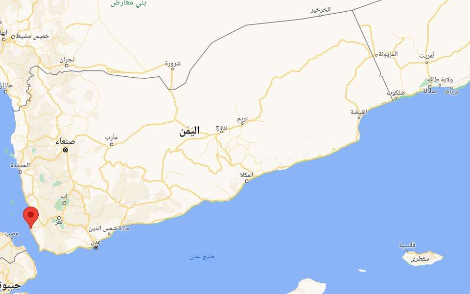 محلي تعز يكشف حقيقة منح عقود أراضي لثلاث شركات في المخا