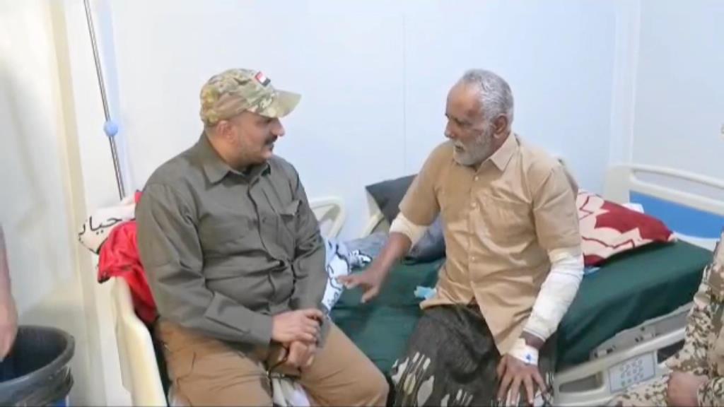 طارق صالح يطمئن على اللواء لبوزة ويحذر من أي سلام ملغوم