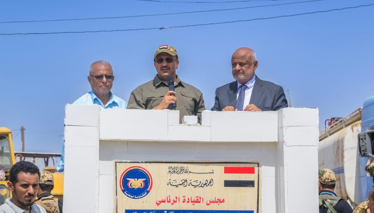 طارق صالح في حيس: مشروع رصف وتشجير مدخل المدينة وتفقد الطاقة الشمسية